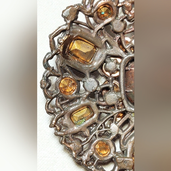 Vintage antique gold tone pendant - Picture 6 of 8